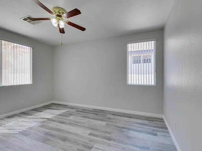 5647 Indian Springs St — Photo 29