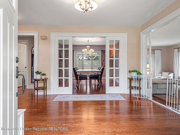 2nd image of 81 Dorchester Way
