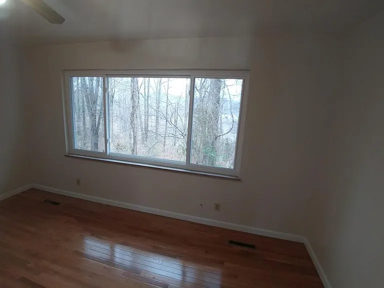 10765 Mercury Dr — Photo 16