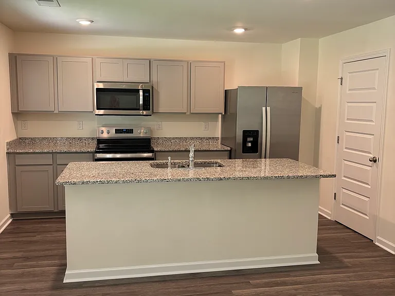 222 Coastal Dr — Photo 2