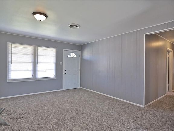 3rd image of 1401 Edgemont Dr