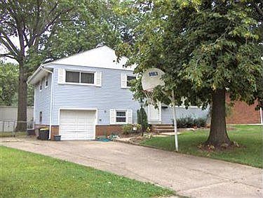 2nd image of 5831 Doxmere Dr