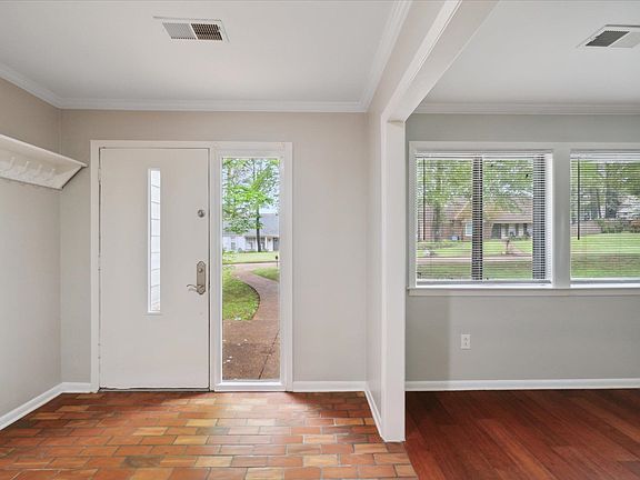 4th image of 2224 Woodruff Dr