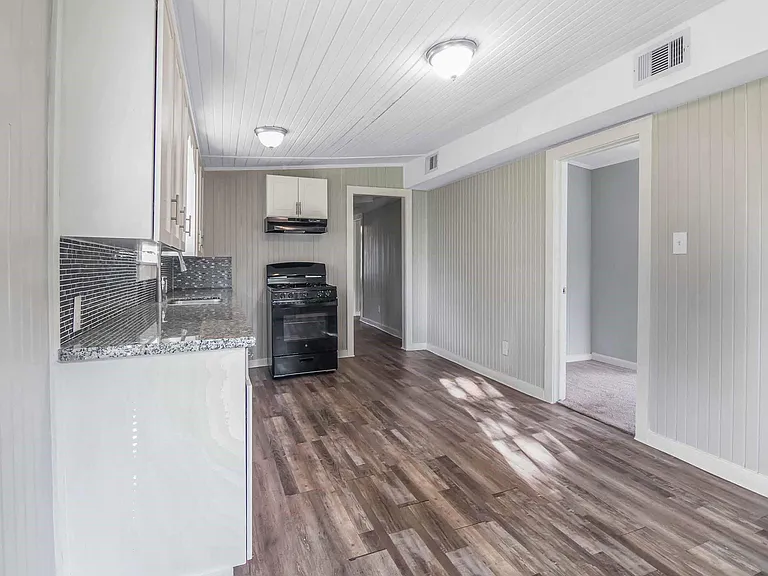 152 Walnut Dr — Photo 9