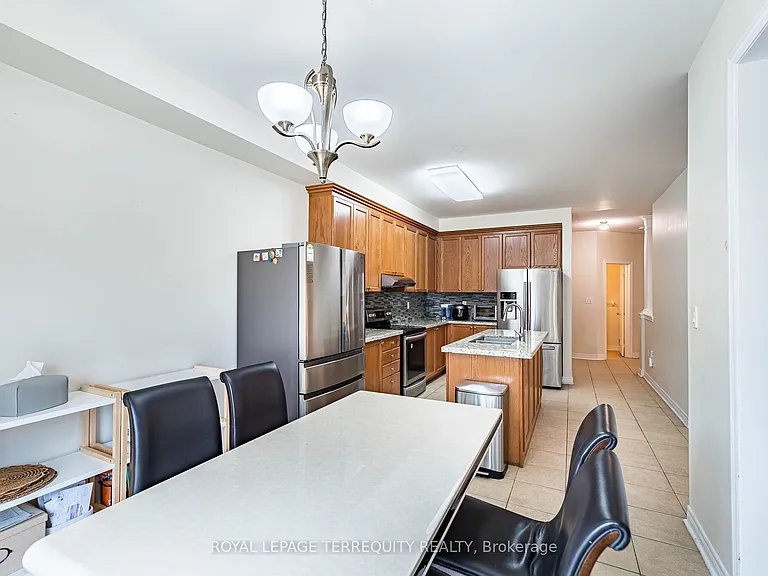 3926 Candlelight Dr — Photo 23