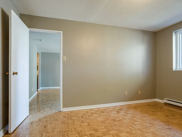 1322 McWatters Rd — Photo 14