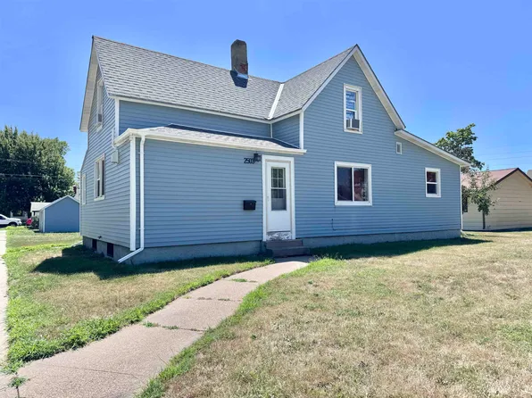 2503 7th St, Columbus, NE 68601
