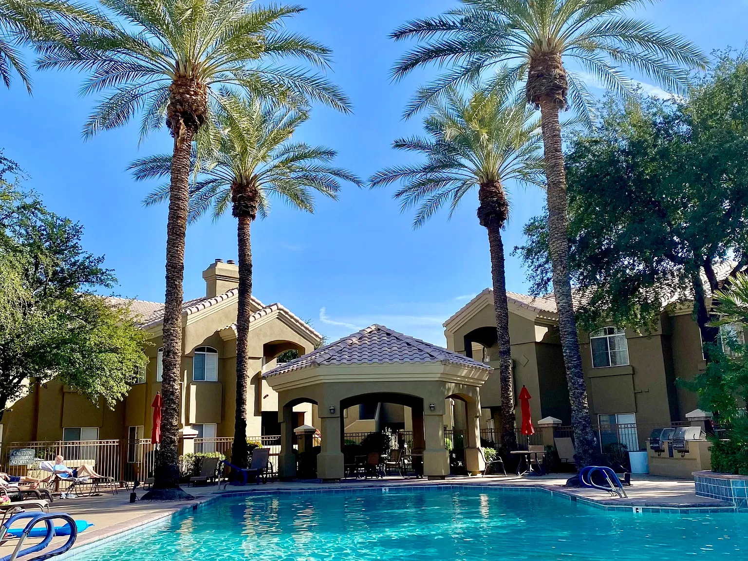 2 bed, 1056 sqft, $3,900 — Photo 1