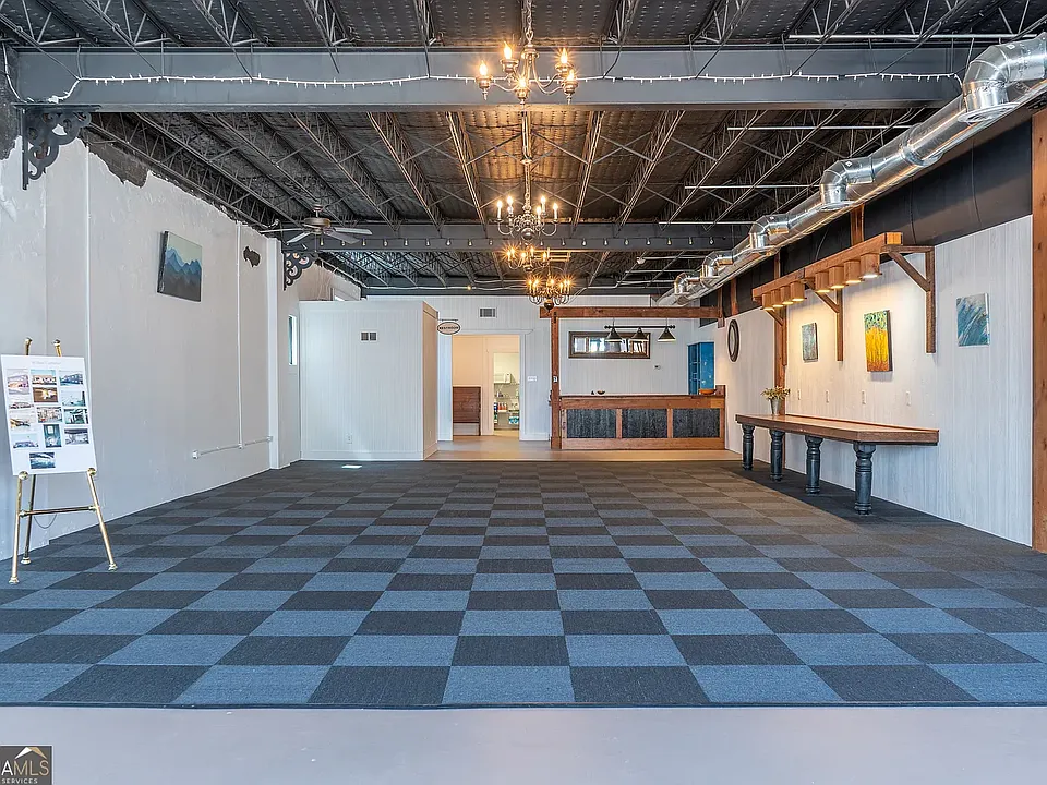 11 N Sage St