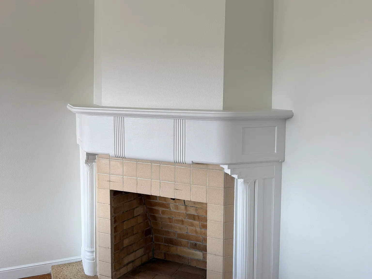 3 bed, 1235 sqft, $4,275 — Photo 2