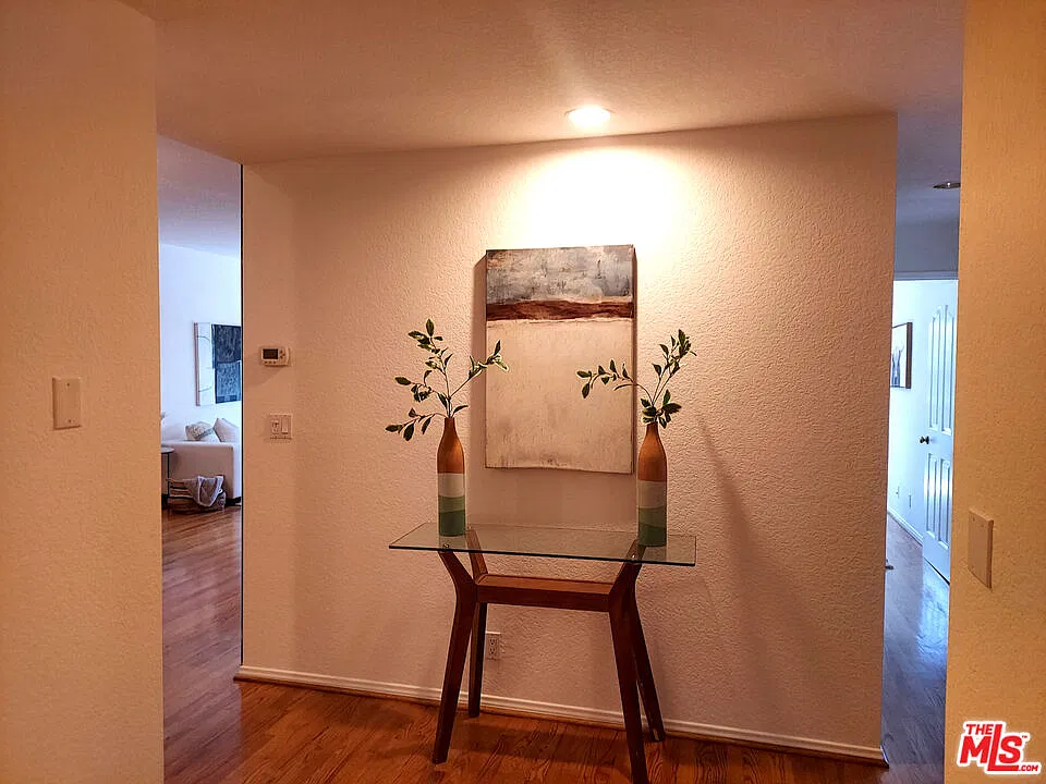 2 bed, 2.0 bath, 1313 sqft, $3,875 — Photo 3