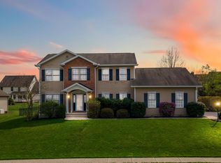 5825 Heatherwood Ct, Enola, PA 17025