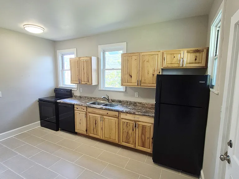 2113 Barton Ave — Photo 13