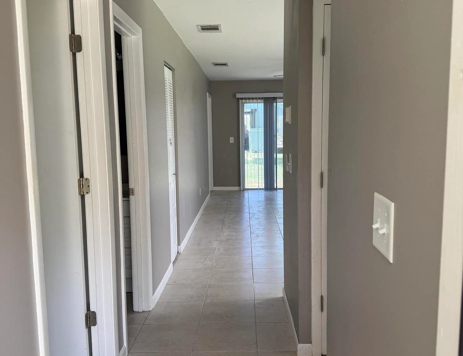 2 bed, 2.0 bath, 921 sqft, $1,825 — Photo 3
