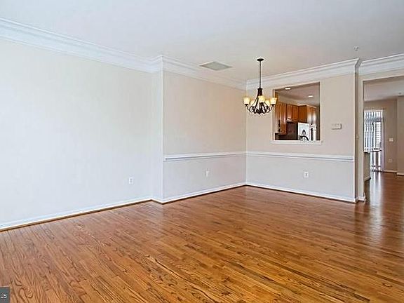 4th image of 158 Cameron Station Blvd