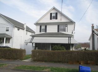 130 5th St #L-8, Blakely, PA 18447