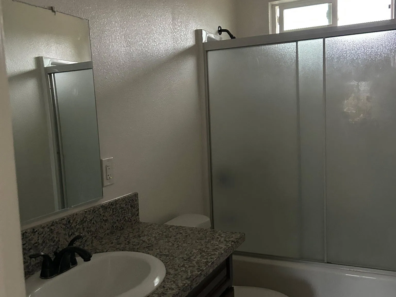3 bed, 1074 sqft, $2,000 — Photo 4