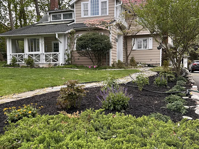 7 Jefferson Ave — Photo 2