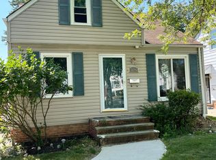 5126 Thomas St, Maple Heights, OH 44137