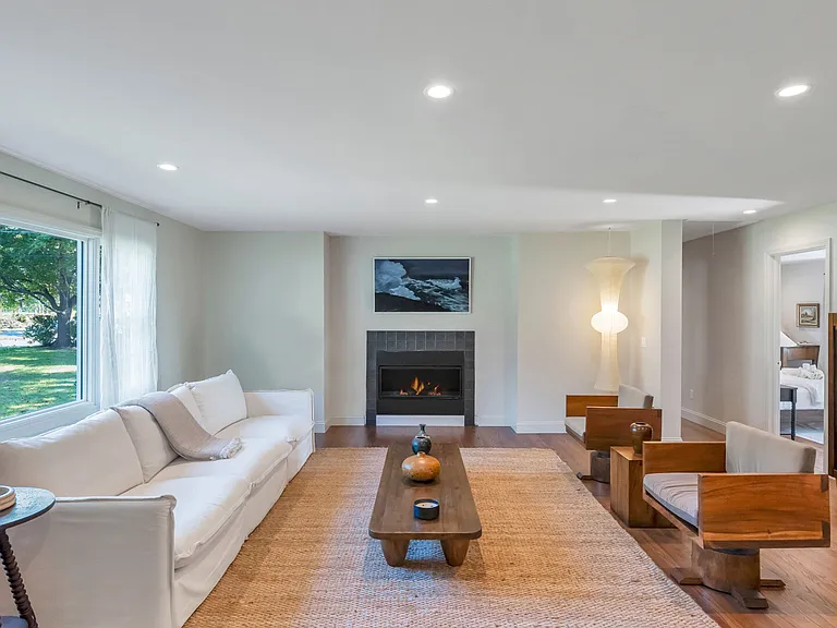 6045 Sound Ave — Photo 6
