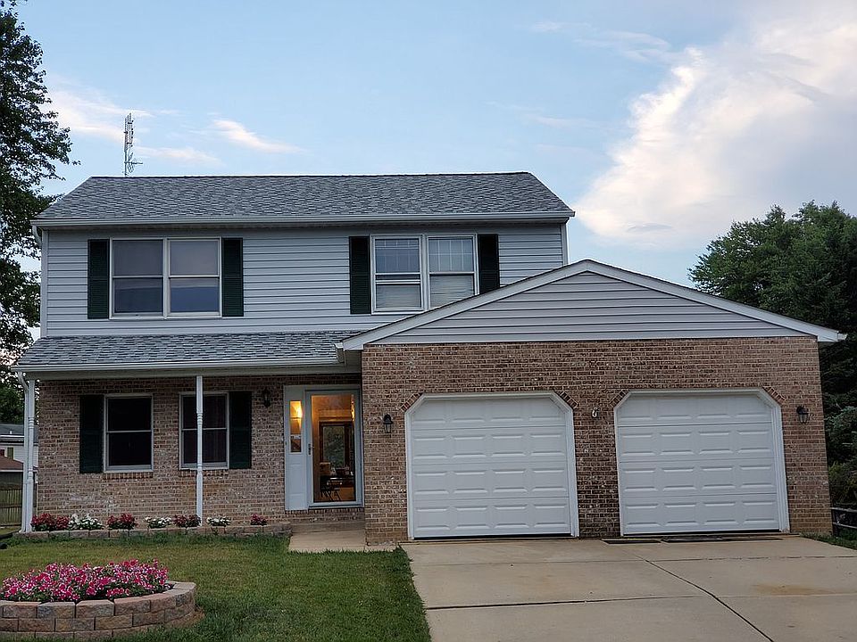 1st image of 715 Paige Cir