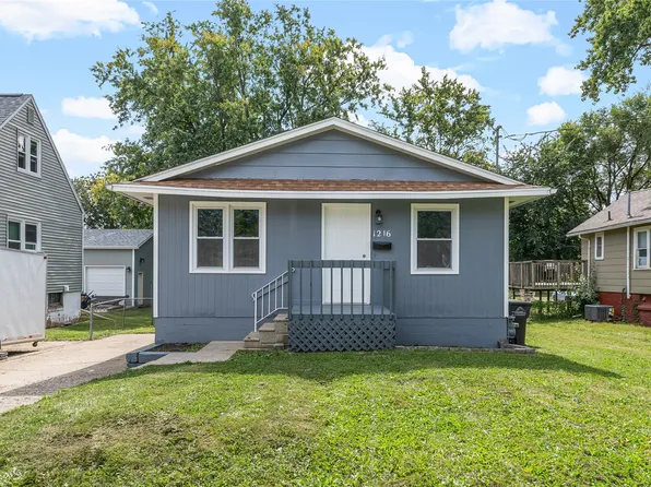 1216 West St, West Des Moines, IA 50315
