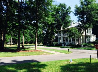 1 Tomlow Trce, Beaufort, SC 29906