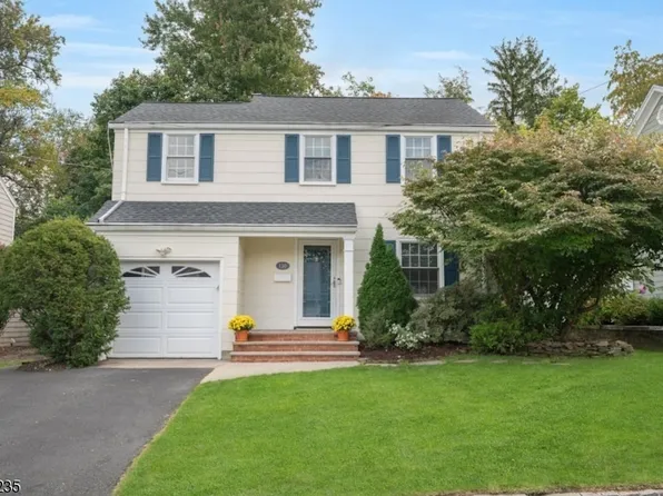 130 Center Ave, Chatham Boro, NJ 07928