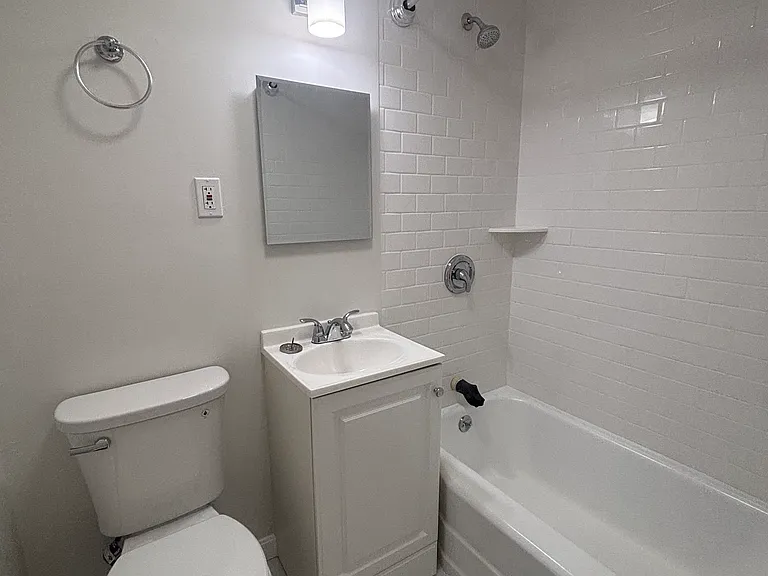 60 Gorham Ave #11 — Photo 3