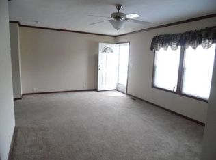 29156 Vinewood Rd, Flat Rock, MI 48134