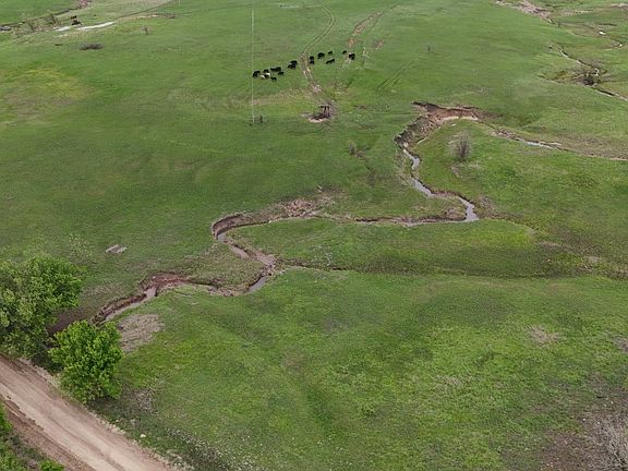 2nd image of 220 Rd & Apache