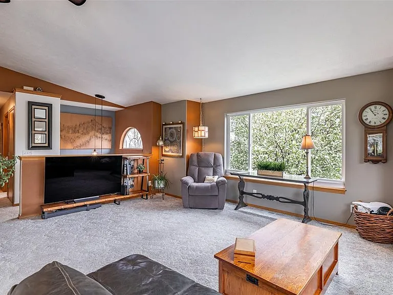 3026 McHugh Ln — Photo 4
