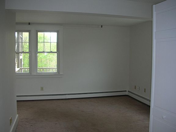 4th image of 351 High St #1D