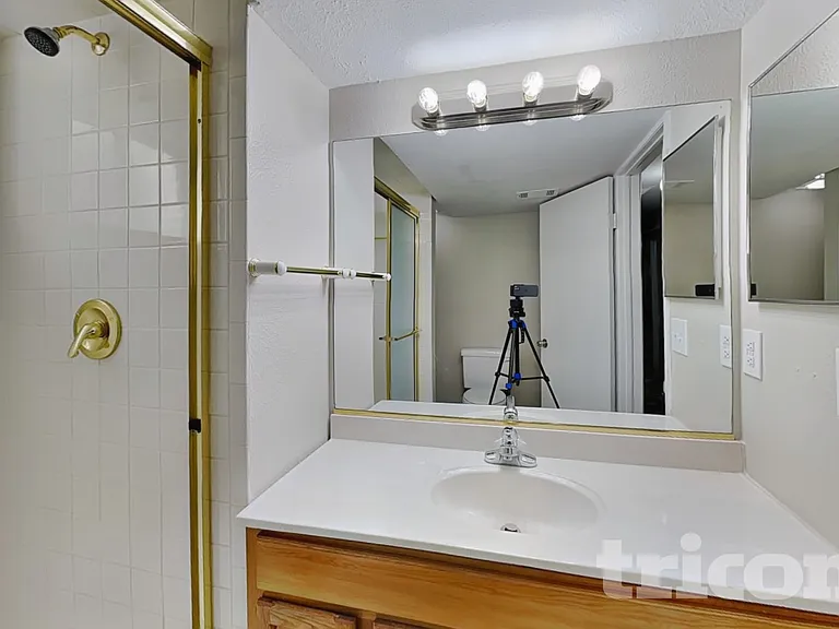 19545 E Iowa Cir — Photo 10