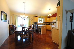 5th image of 1049 39th Ave W