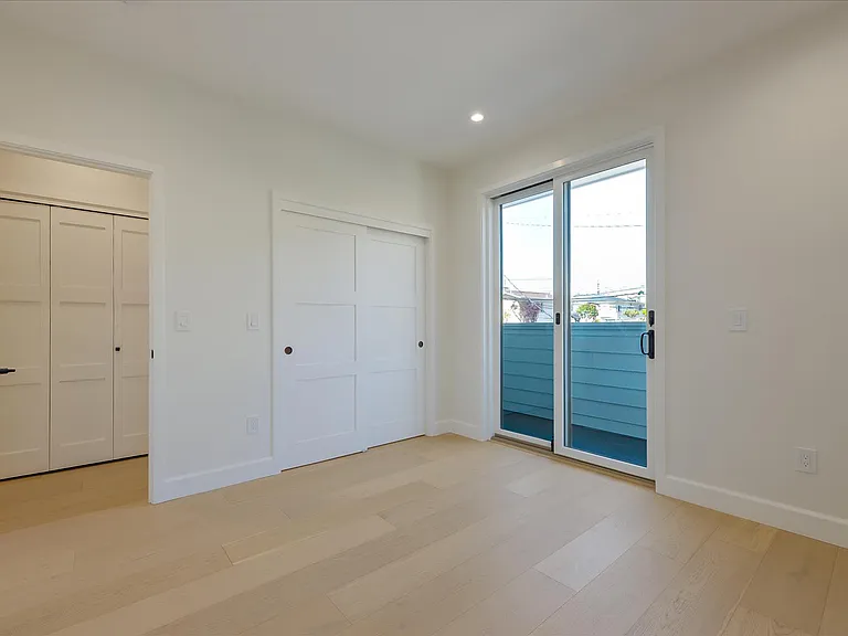332 Pine Ave — Photo 30