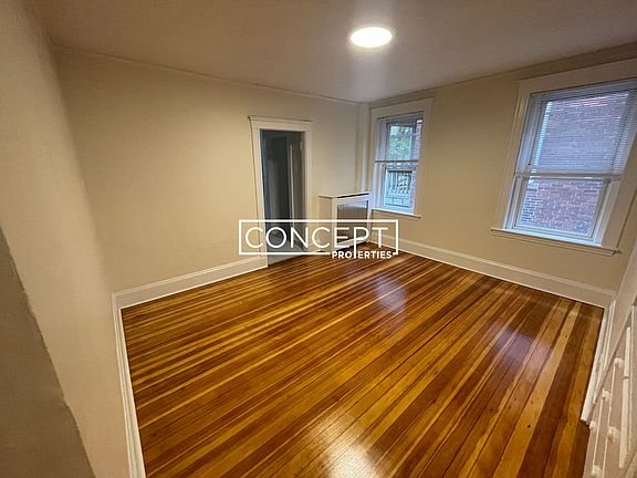 4th image of 8 Barrows St #3