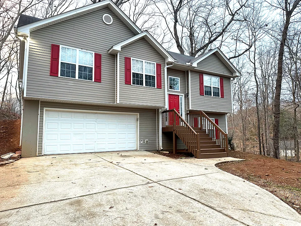 3314 Rose Petal St