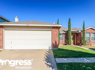 1512 Daisy Ln, Burleson, TX 76028