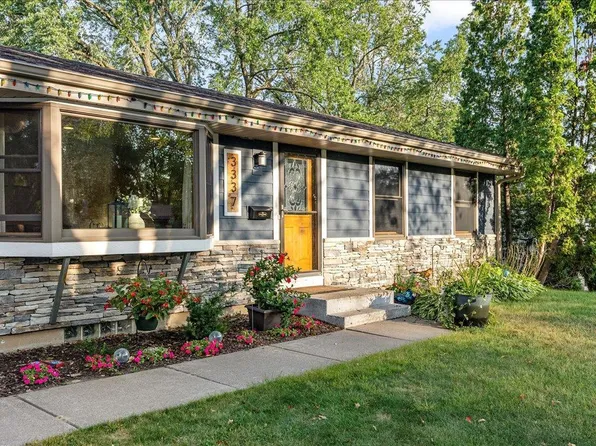 3337 Shepherd Hills Cir, Bloomington, MN 55431