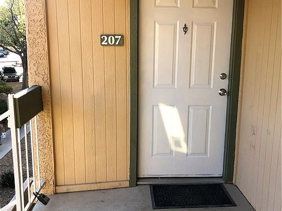 3rd image of 5162 S Jones Blvd Unit 207