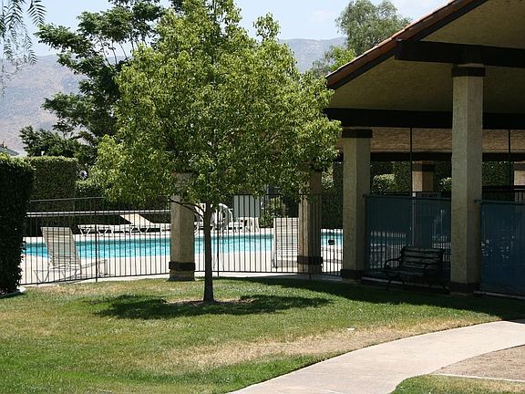 Assoc. pool & Clubhouse