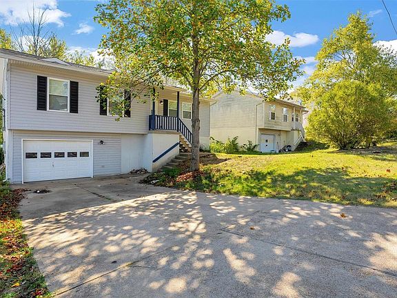 2nd image of 1824 Deer Creek Dr