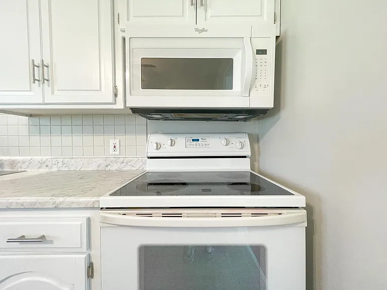 405 Hawthorne St — Photo 4