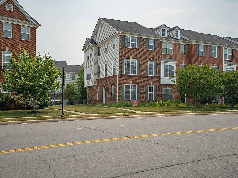 1st image of 43177 Loudoun Reserve Dr