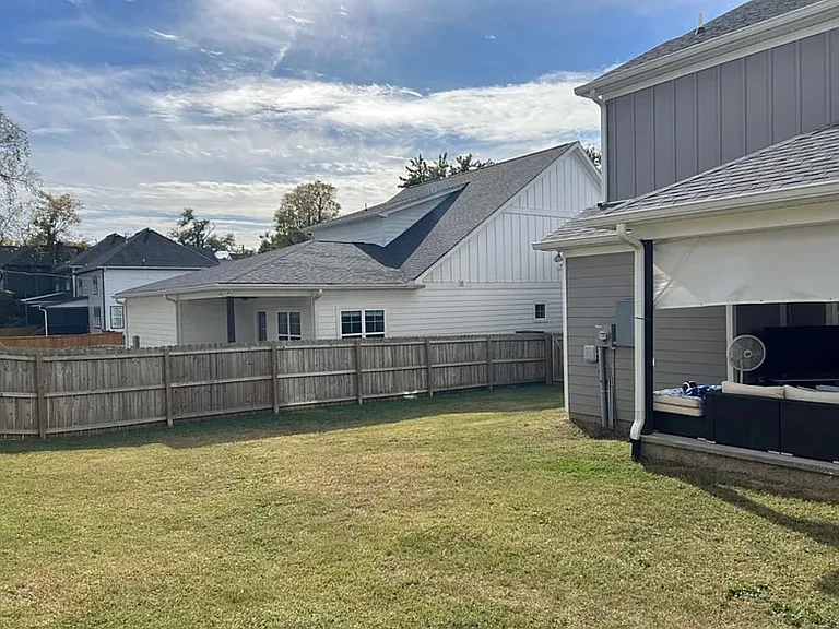 2020 Rosemary Ln — Photo 15
