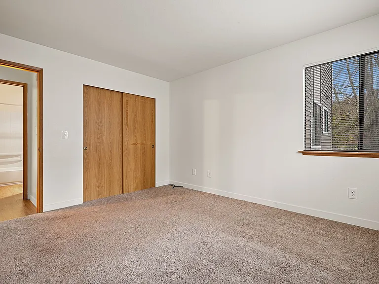 Beardslee Place Apartments — Photo 15