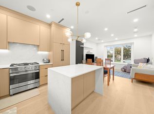 552 E 58th Ave, Vancouver, BC