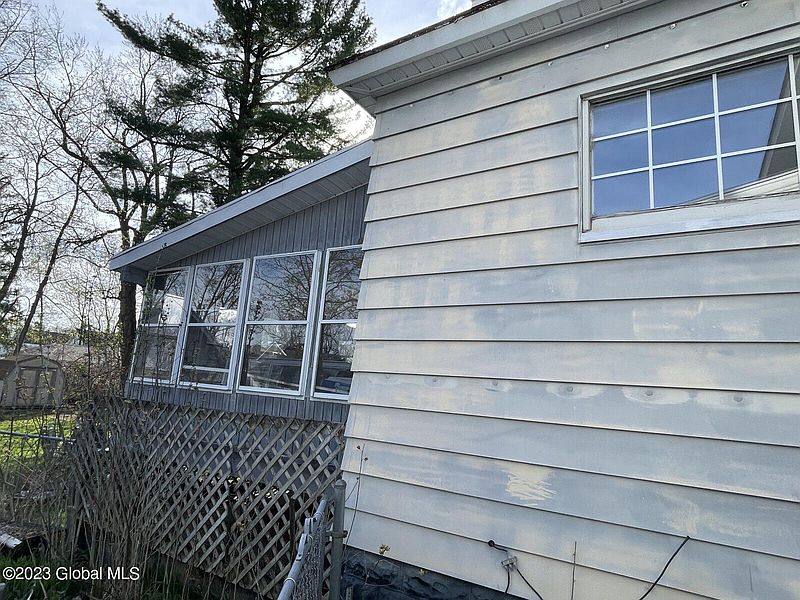 3rd image of 1318 Alden Place