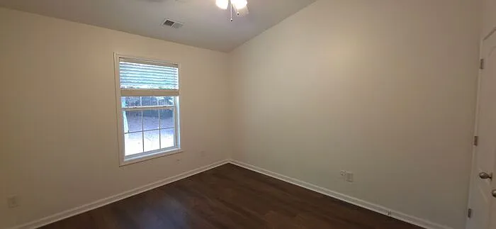 561 Woodland Park Ter — Photo 17